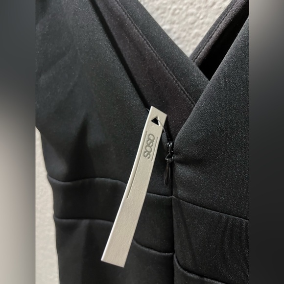 ASOS Design fold front scuba maxi dress with thigh split. Black. US size 2. - Picture 5 of 6